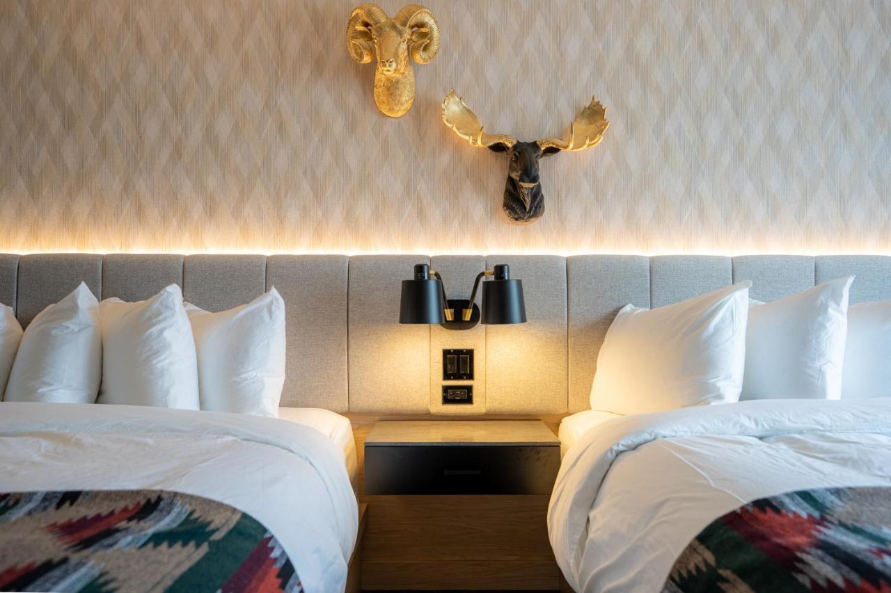 Mtn House By Basecamp Hotel Canmore Bagian luar foto