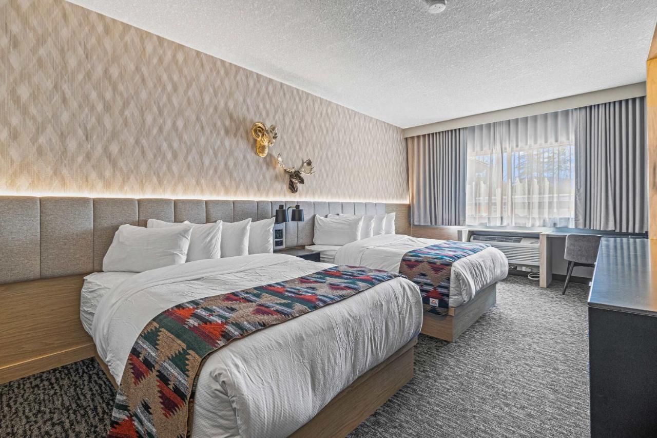 Mtn House By Basecamp Hotel Canmore Bagian luar foto