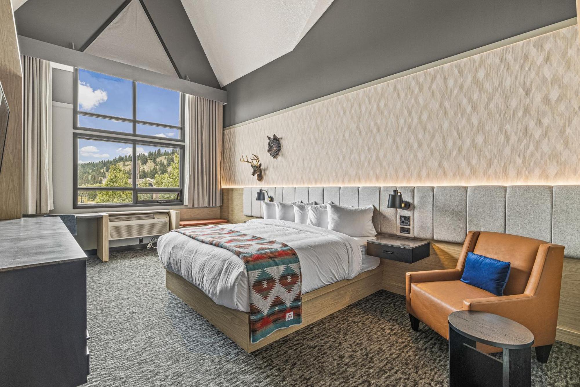 Mtn House By Basecamp Hotel Canmore Bagian luar foto