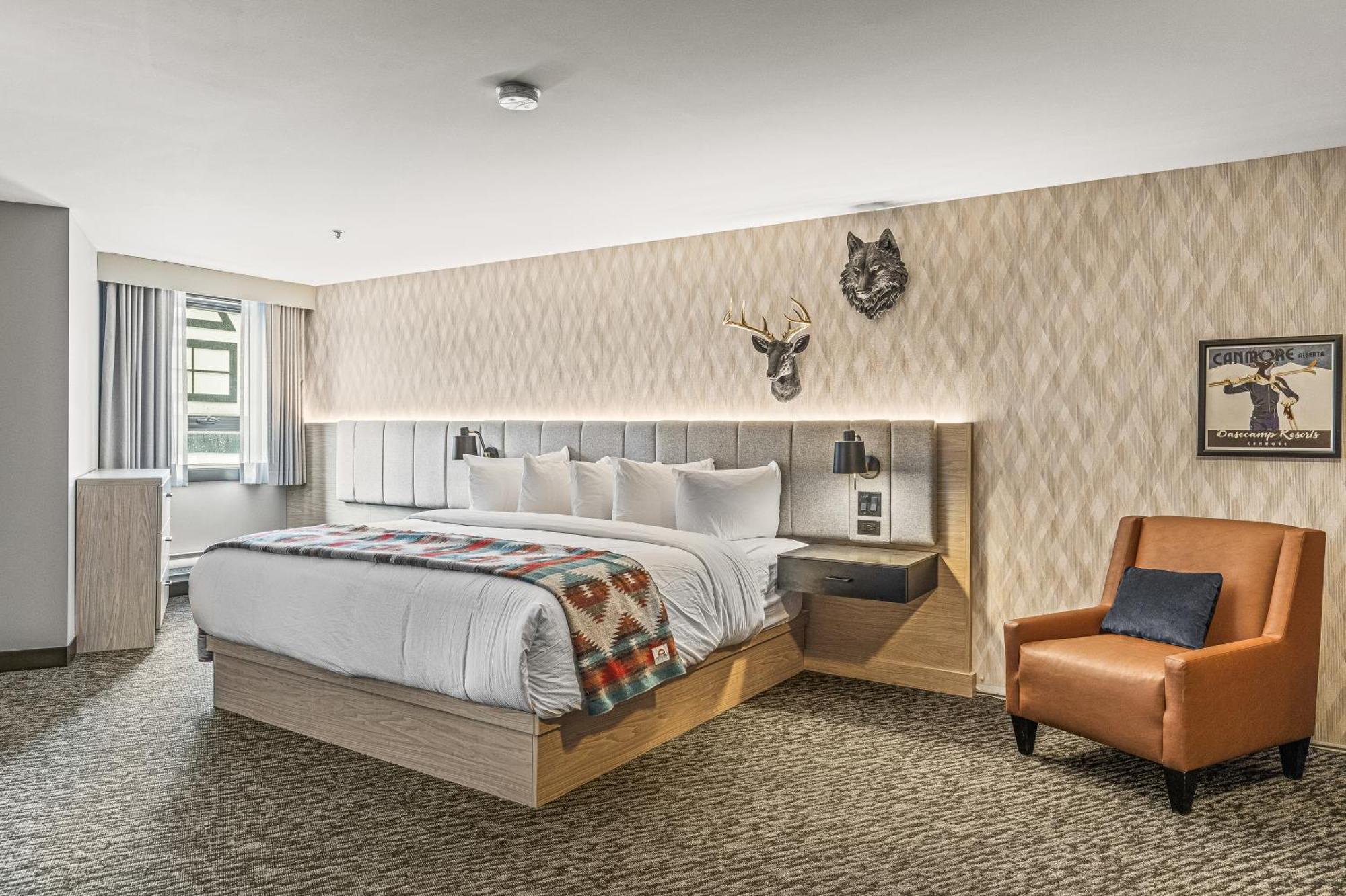 Mtn House By Basecamp Hotel Canmore Bagian luar foto