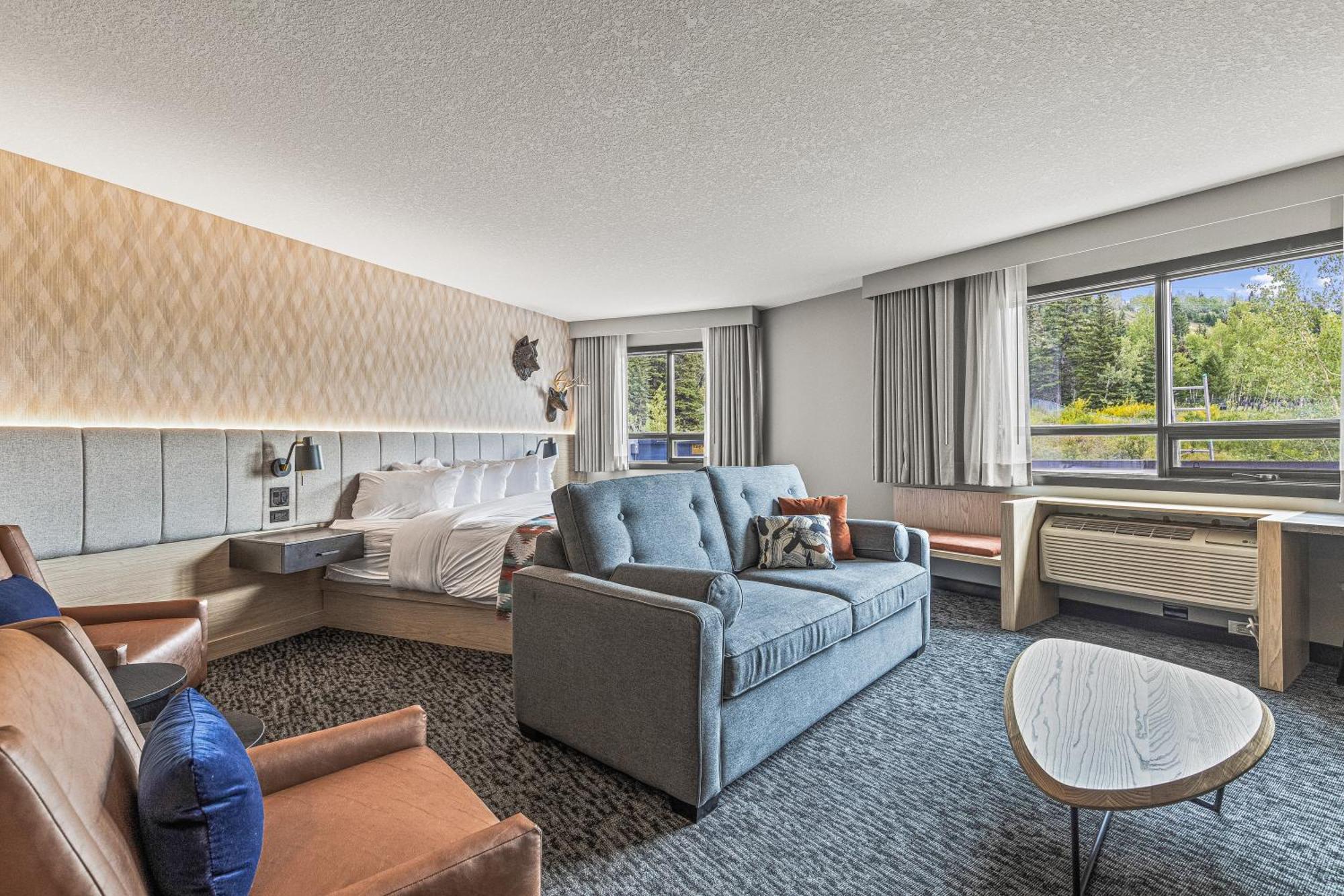 Mtn House By Basecamp Hotel Canmore Bagian luar foto